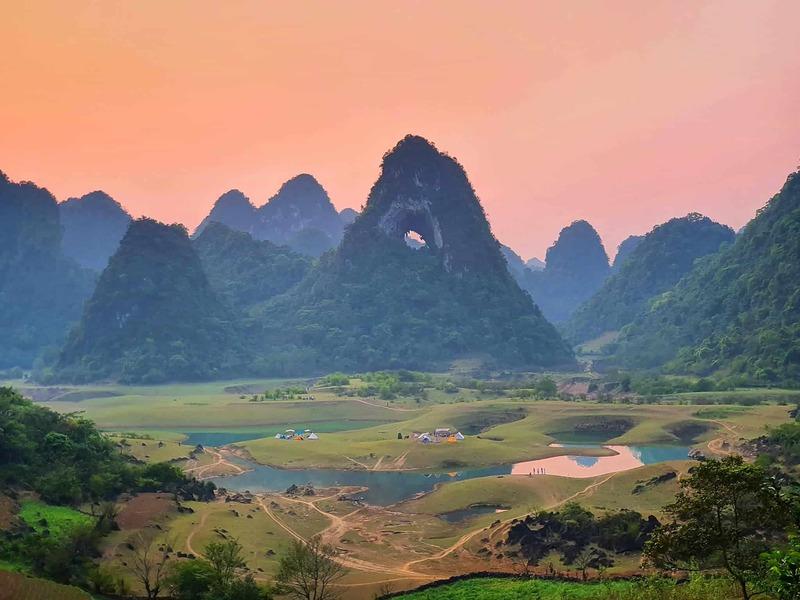 Núi Mắt Thần